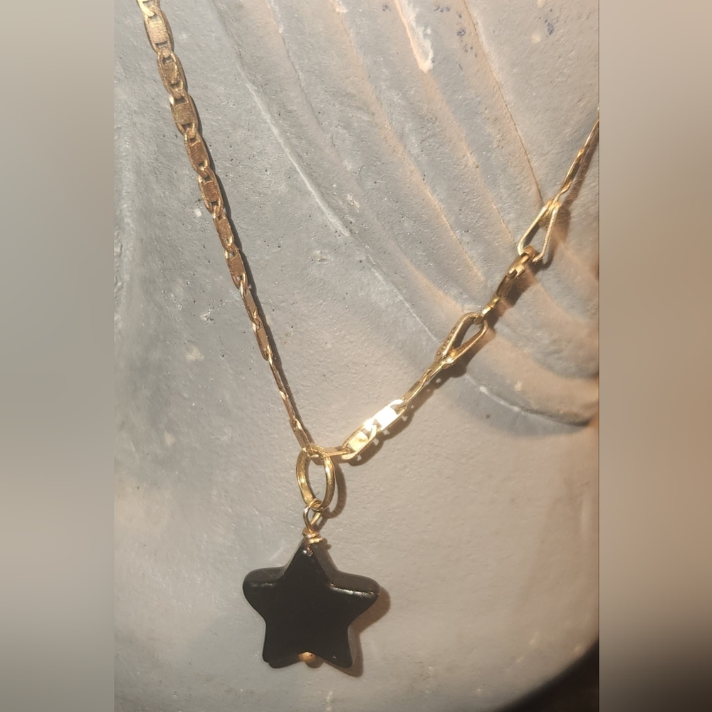 10kt Gold  Bracelet With Black Onyx Star Pendant